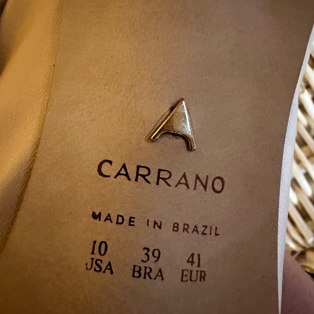Carrano Women's Elegant Cream and Tan Mules - Picture 9 of 10
